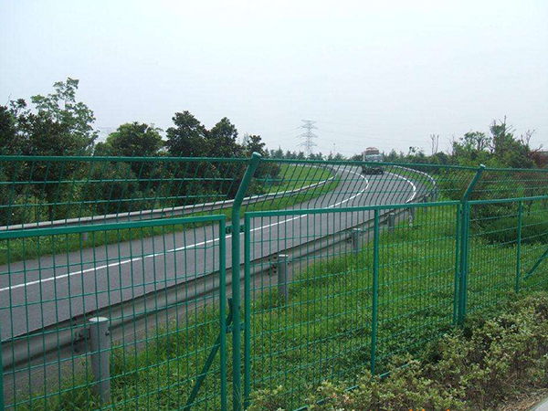 公路護欄網圖片3