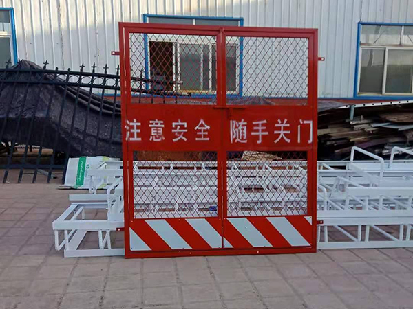 電梯防護(hù)門(mén)